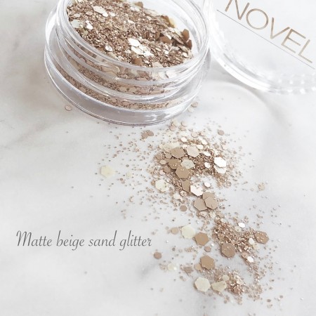 NOVEL Matte beige sand glitter